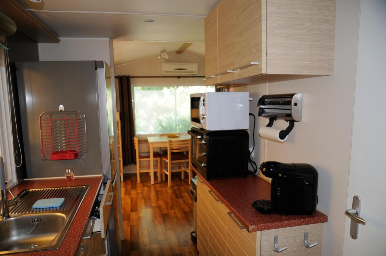 Mobilhome Les Agapanthes Au Camping Les Pins Maritimes Apartment *